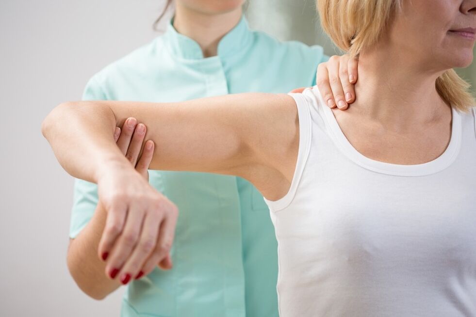 examination by a doctor with cervical osteochondosis