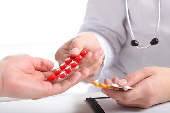 the doctor prescribes drugs to treat cervical osteochondrosis